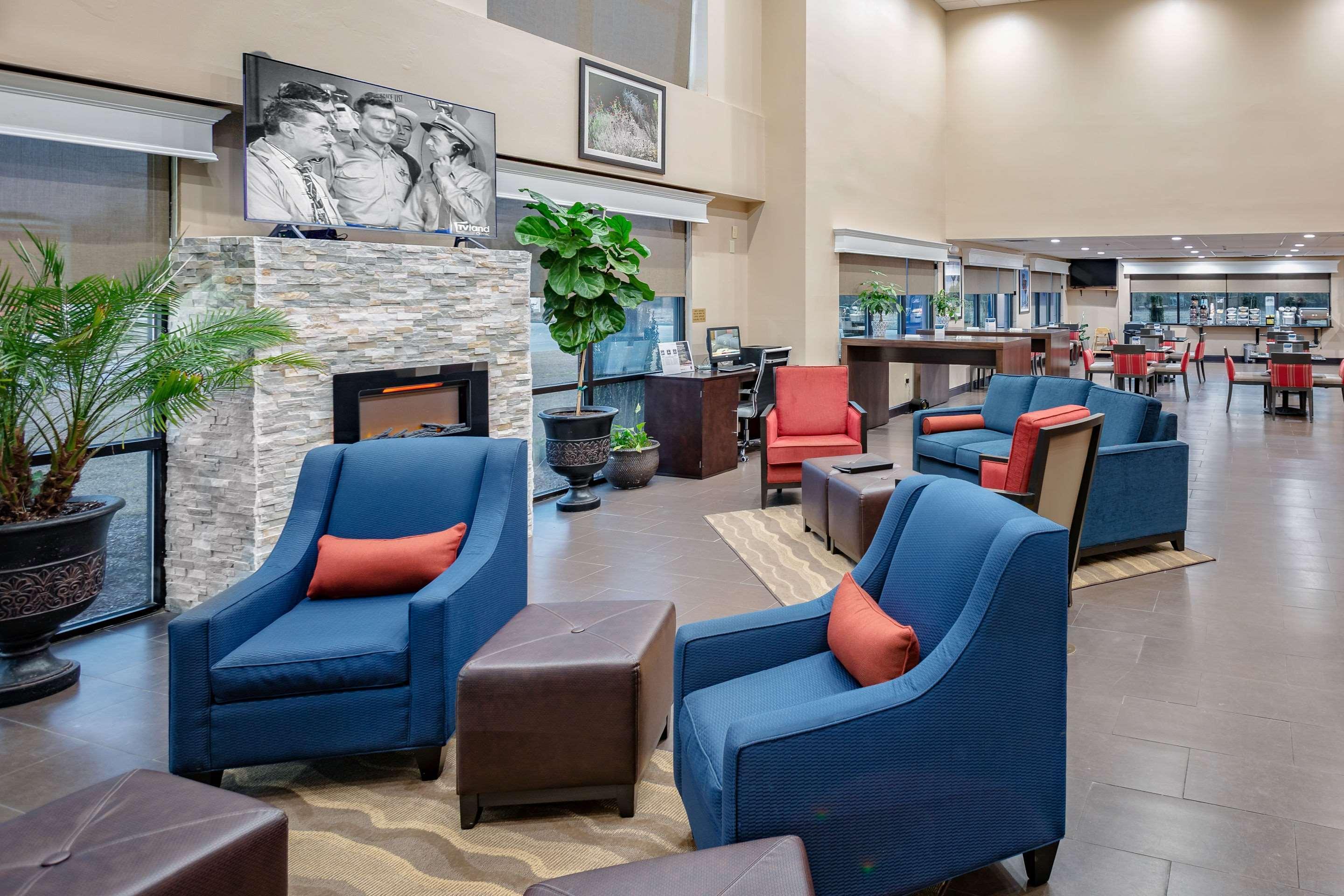 Comfort Suites Wilson - I - 95 Exteriör bild