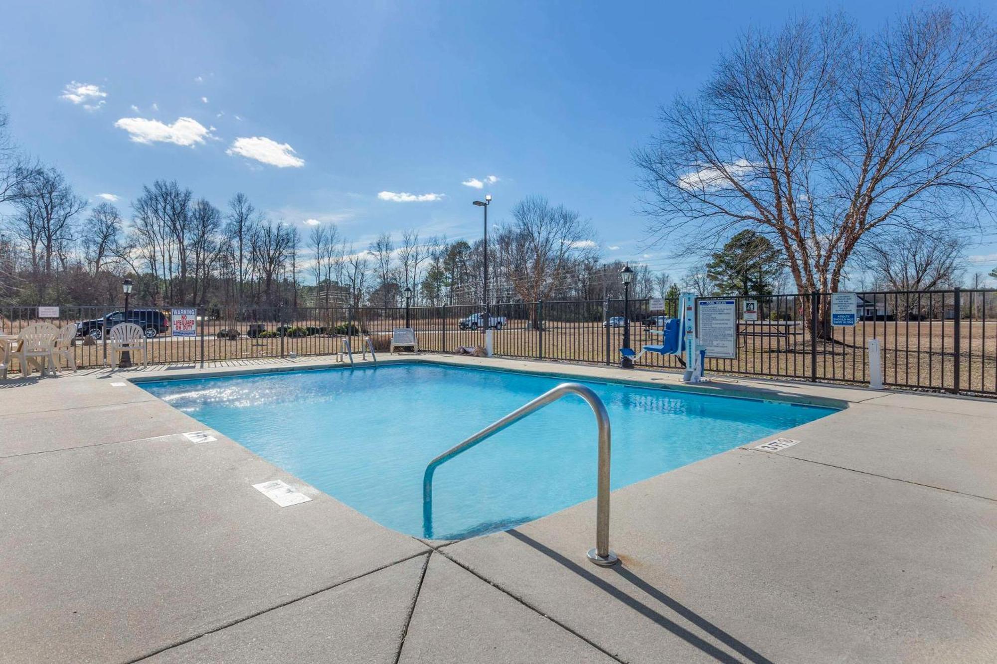 Comfort Suites Wilson - I - 95 Exteriör bild