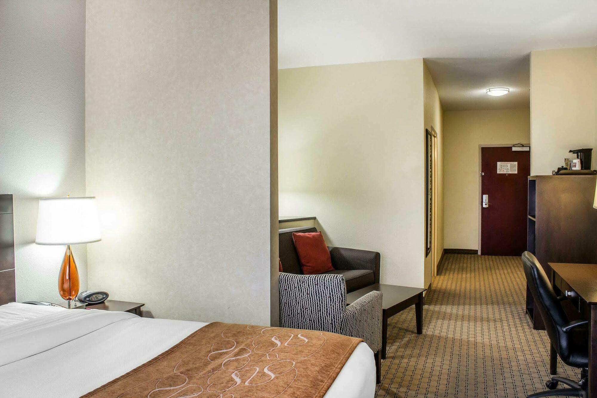Comfort Suites Wilson - I - 95 Exteriör bild